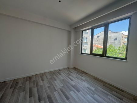 Pi Emlak'tan 2+1 Çamlıca'da Kilerli Daire