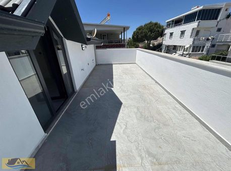 Öz Güven'den Çukuraltı Merkez De Ön Cephe Otoparlı Villa