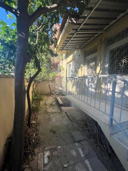 Üç Eylül Mahallesinde Satılık Bahçeli Müstakil Ev