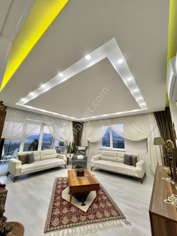 Konyaaltı Akdamlar 5+1 Lüks Eşyalı Kiralık Villa