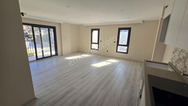 Kuşadası Davutlarda Orman Manzaralı Geniş 2+1 Satılık Daire