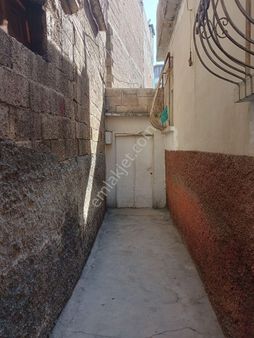 Akyol Gayrimenkul Den Satlık Müstakil Ev Karşıyakada Sobalı