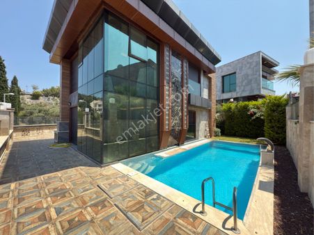 Kadınlar Denizi İnfinity Luxury Villalarında Satılık Deniz Manzaralı Villa