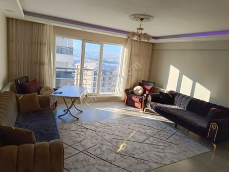 Moda Gayrimenkul'den Merkezi Konumda, Aydınlık Ve Ferah 3+1 Fırsatı!