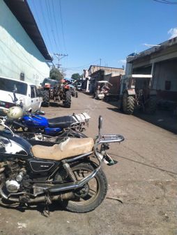 Salihli Sanayi Sitesinde Satılık 18 M2 Satılık Dükkan