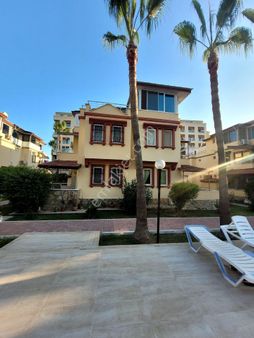 Konaklı Da Denize 400 Mt Site Satılık 2+1 Triplex Villa