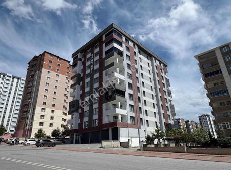 Ertuğrul Gazi Mah. Geniş Oturuma Sahip Güney Cepheli 3+1 Daire