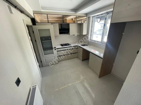 Sincan Mareşal Çakmak Mahallesi 3+1 Katta Bağımsız Full Yapılı Asansörlü Daire