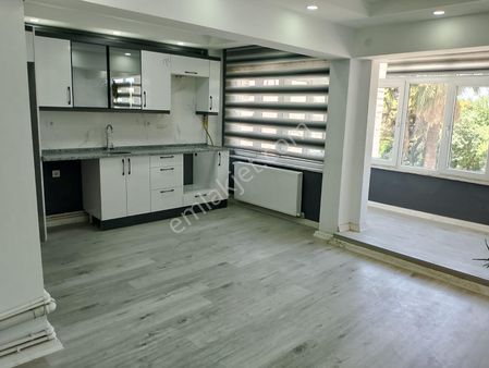 Uzun Emlak'tan Manisa Şehir Merkezinde Hükümet Konağı Civarı Satılık Daire