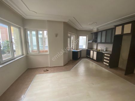 Meydankavağında Site İçinde Satılık 2+1 Ara Kat Okul Pazar Ve Cadde Yakını
