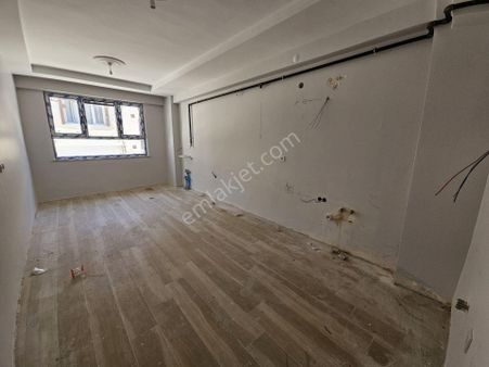 *genç Grup* Büyükdere Mahallesi Yerden Isıtma Balkonlu Geniş 2+0