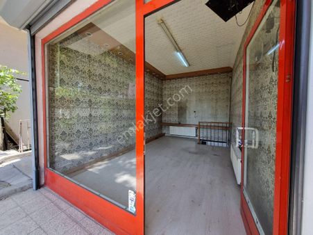 G.dr.tevfik Sağlam Caddesi'nde Lokman Hekim Hast.mevkii 30m2 Depolu Satılık Dükkan