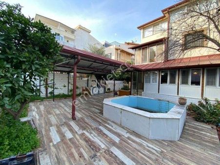 Menderes Çukuraltında 4+1 Satılık Müstakil Villa