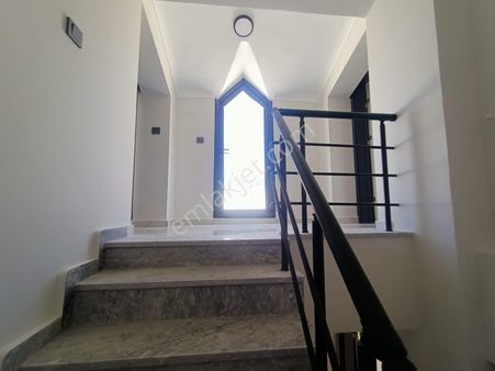 Uygar Gayrimenkul Edremit Atatürk Mah.satılık 3+1 Sıfır Kat Dubleksi