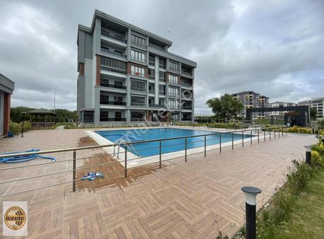 Fa Özbir'den Cumhuriyette 7/24 Güvenlikli Sitede Lüx 2+1daire