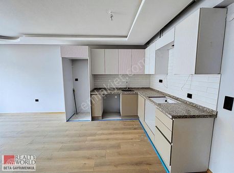 Rw.beta T/ö'den Atatürk Bul. Cephe Kiralık Ofis