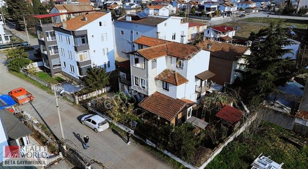 Rw Mustafa Saral'dan Çatalçam'da Tripleks Dogalgazli 6+1 Yazlık