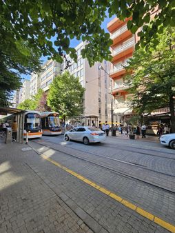 Doktorlar Caddesi Arasokağında İşlek Konumda Devren Butik Mağaza