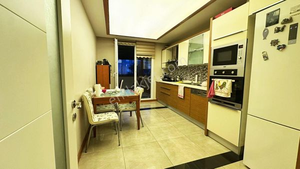 Başokur'dan Bağcılar Şehri-bahar 2 Sitesinde Satılık 2+1 Daire