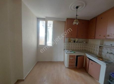 Yörük Emlaktan Satılık Merkezi Konumda 2+1 105 M2