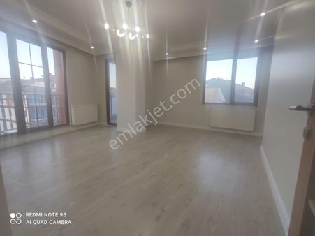 Beylikdüzü Kavaklı Merkezde 2+1 Satılık Daire