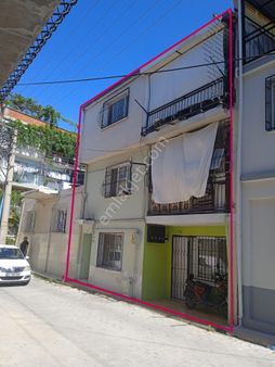 Bornova – Altındağ Serintepe’de Satılık 3 Katlı Müstakil Bina