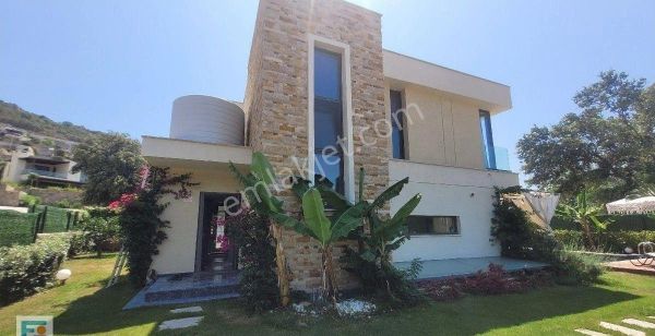 Gümüşlük Çukurbük De Satılık Eşyalı Villa.