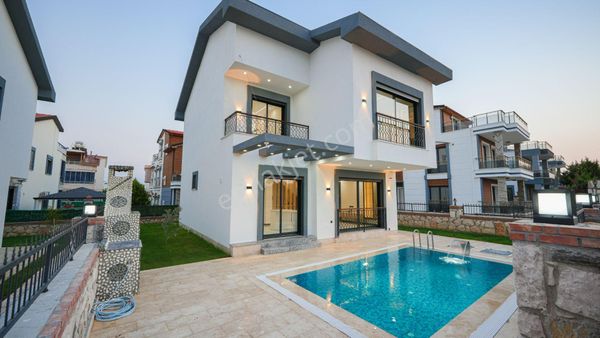 Didim Altınkumda Satılık Denize Çok Yakın Eşyalı Eşyasız Lüx Villalar
