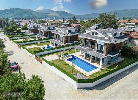 Fethiye Hisarönü Merkezde 514 M2 Arsa İçinde 4+1 Lüks Villa