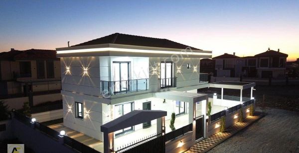 Aydın Didim Efeler Mahallesinde Satılık Lüks Villa