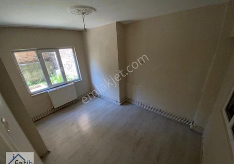 📍namazgâh’ta Meydana 1 Dakika Mesafede Kot Farklı Zemin Kat 2+1!