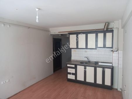 Güllük Mahallesinde Satılık 2+1 Daire