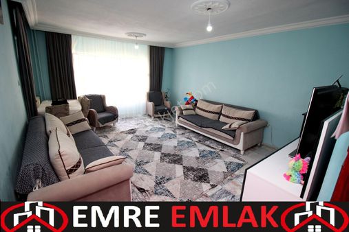 Emre Emlaktan Elvankent'te Gimsa Yanı Site İçi Arakatta 3+1 Satılık Daire