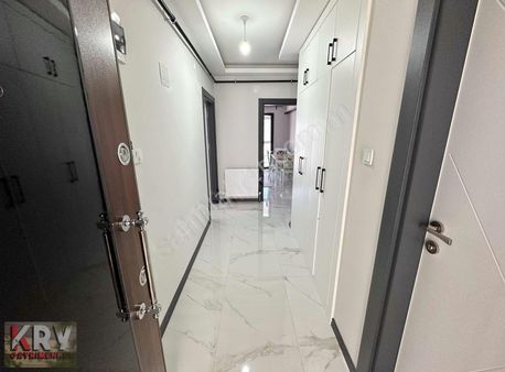 Yek Yapıda Ara Kat Cam Balkonlu Daire