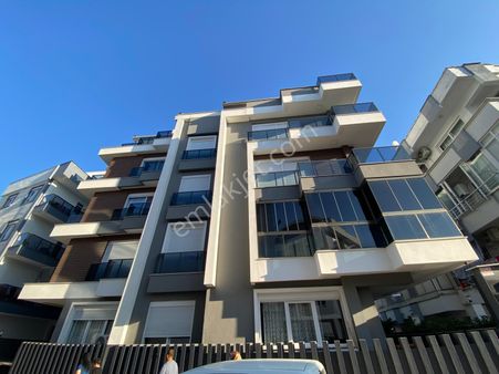 Işıklara Yürüme Mesafesinde Ultralüks Ebeveyn Banyolu Kapalı Otoparklı Dubleks