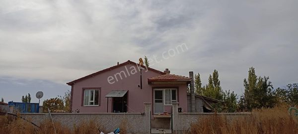 Konya Cumra İçeri Cumrada Satılık 4300 Metrekare Tarla İçinde Satılık Ciftlik