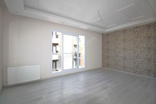 Retro'dan Cepheleri Açık Merkezi Konumda 2+1