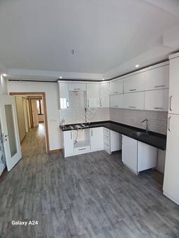 Turgutlu Satılık Altay Mah 135m2 3+1 Oda 3. Ara Kat Y. Isıtma Asansörlü 5 Yıllık Daire