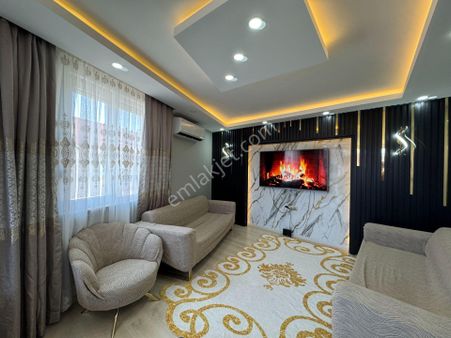 Yüksekalan Salı Pazarı Karşısı İçi Lüks Yapılı Geniş 2+1