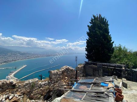 Alanya Kale De Satılık 937 M2 Arsa