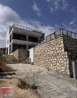 Rw Yek Gayrimenkulden Sahile 700 Metre Satılık Lüks Villa