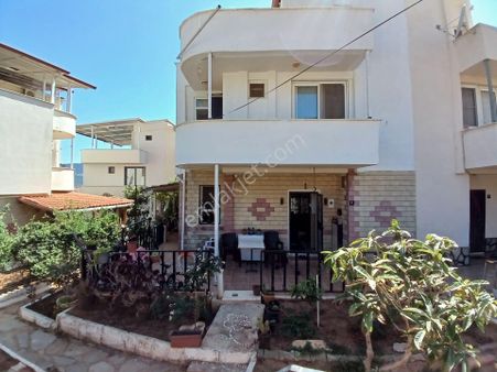 Deniz Manzaralı Merkezi Konumlu 5+1 İkiz Villa