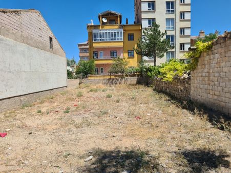 Niğde Fatih Emlakta Kırbağlarında 238 M2 Sat Arsaa
