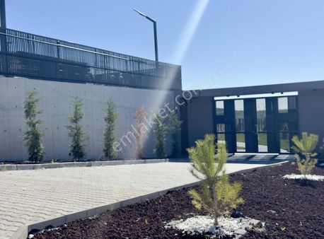 Koru Beynamda Nefis Konumda Büyük Bahçe Kullanımlı Süper Villa