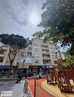 Remax Mıd Den Devlet Hastanesı Acil Karşısında Satılık 3+1 Daıre