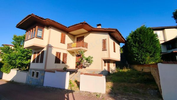 Altın Emlak'tan Beykoz Villaları C-d Mah.de Natamam E Tipi Villa