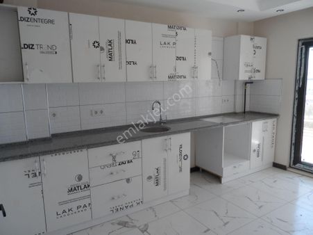 Nazilli Ege Emlak Ofisinden Karaçay Mah. Yerden Isıtmalı Kiralık Daire