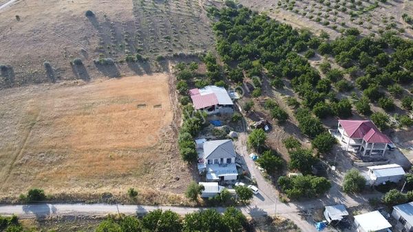 Turyap Metropolden Bölüklüde 10 Dönüm Tarla + Ev + Besi