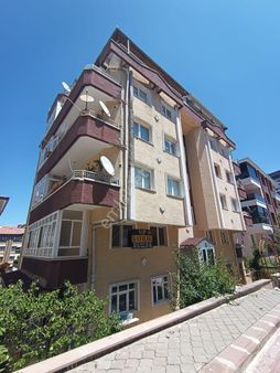 Pursaklar Belediye Karşısı Merkezi Lokasyonda 3+1 Satılık Daire