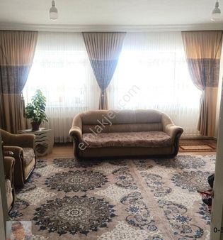 Van İpekyolu Şerefiye Mahallesinde İlhami Çakırtaş Emlak A.ş.'den Satılık 3+1 Daire